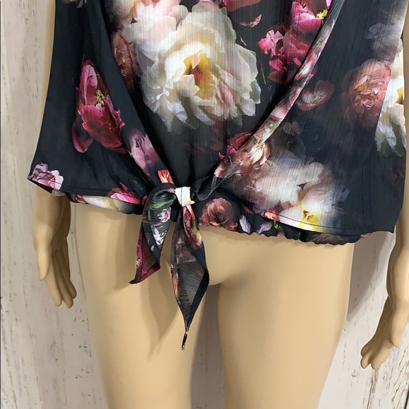 NWT willow & clay Elsie Floral Tie Front Top - Picture 4 of 12